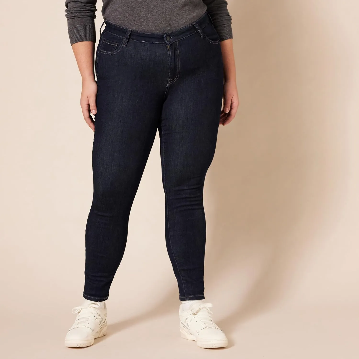 Amazon Essentials Women's Mid-Rise Stretchy Skinny Jean