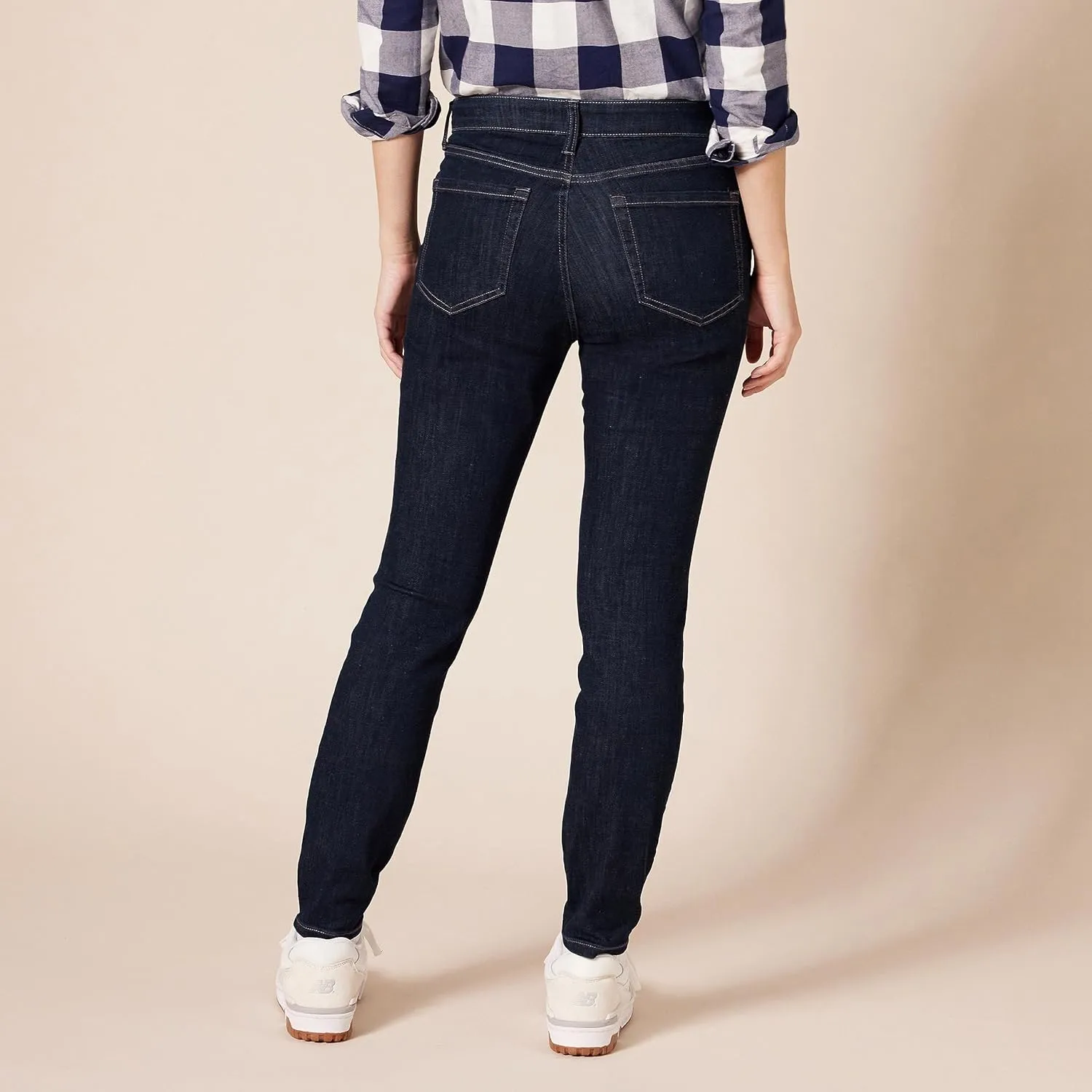 Amazon Essentials Women's Mid-Rise Stretchy Skinny Jean
