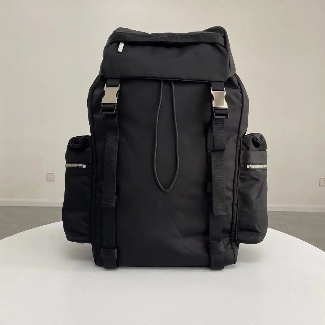 Backpack for men and women, large capacity nylon waterproof large capacity sports travel backpack, casual bag (black)