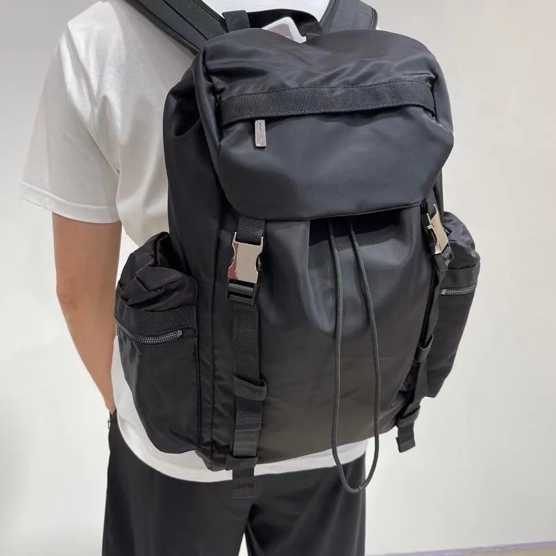 Backpack for men and women, large capacity nylon waterproof large capacity sports travel backpack, casual bag (black)