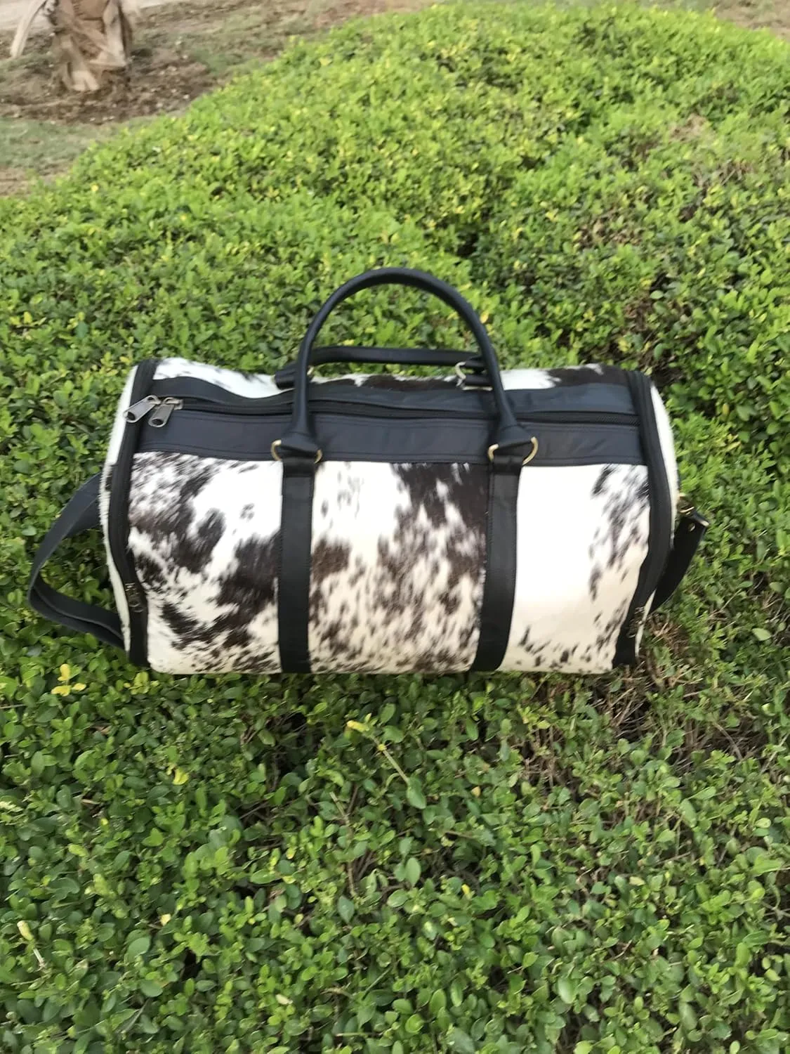 Leather Weekender Bag – the perfect companion to make your weekend getaways and overnight trips effortlessly stylish (black gey white cheena, 16 inch)