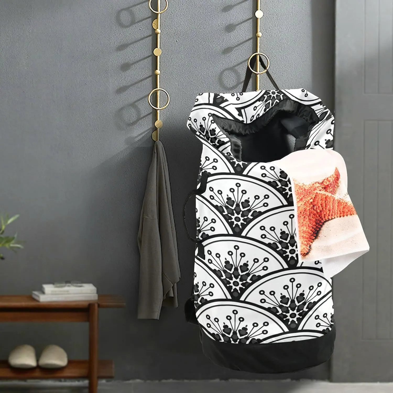 Oyihfvs Chinese Floral Porcelain Watercolor Black and White Ceramic Backpack Laundry Bag, Laundry Backpack with Shoulder Straps, Waterproof Nylon Clothes Hamper Bag for Men Women Yoga Backpack